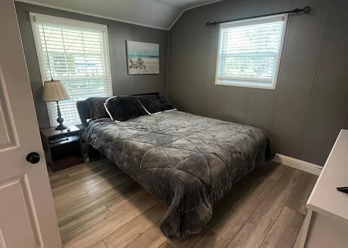 Walk To Downtown | Workspace + Pet Friendly