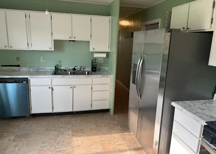 3 Bed Room Lake Cottage