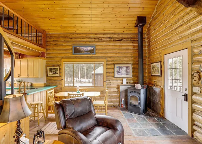 Wild Adventures In Eureka! Amish-Crafted Cabin