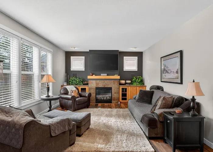 Cozy Keizer Escape -Firepit, Bbq & Near Portland Home