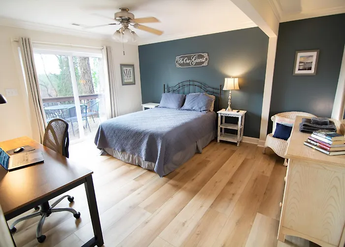 Stillwater Retreat Pet-Friendly Waterfront Home!