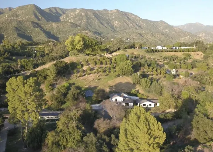 Private Hillside 2Br Suite Near Town