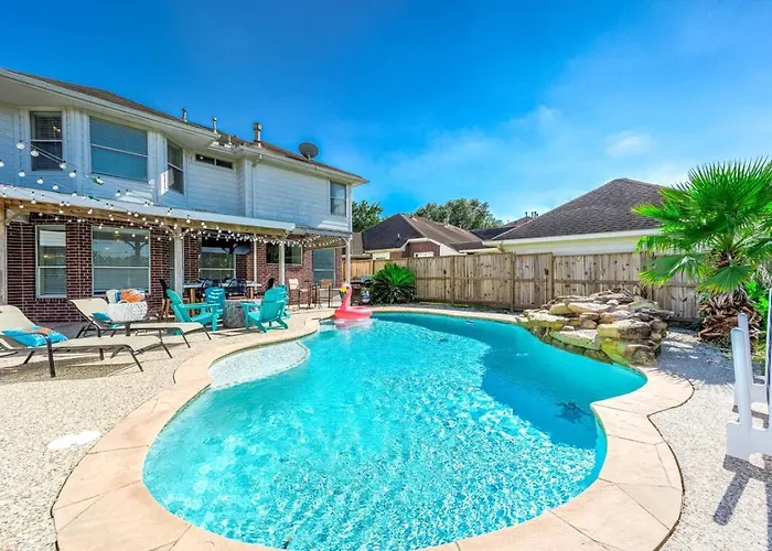 Spacious 5Br Villa With Pool, Fire Pit, And Game Area