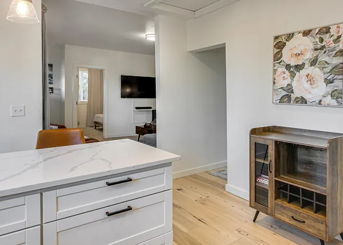 Bremerton Home: 2 Mi To Ferry & Boardwalk