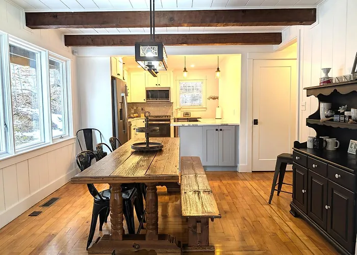 New! The Frankfort Beach Retreat - Gorgeous!