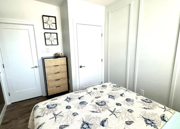 7 Mins Walk To Beach And Boardwalk, Ac, Free Parking