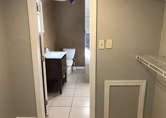 Spacious 5 Bedroom Home In Decatur Near Downtown Atlanta Ideal For Families & Groups