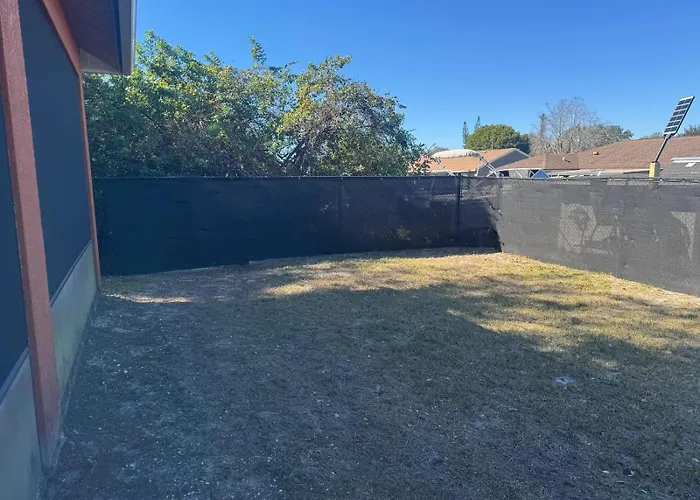 Spacious 3Br Home Sleeps 8 Lanai Fenced Yard