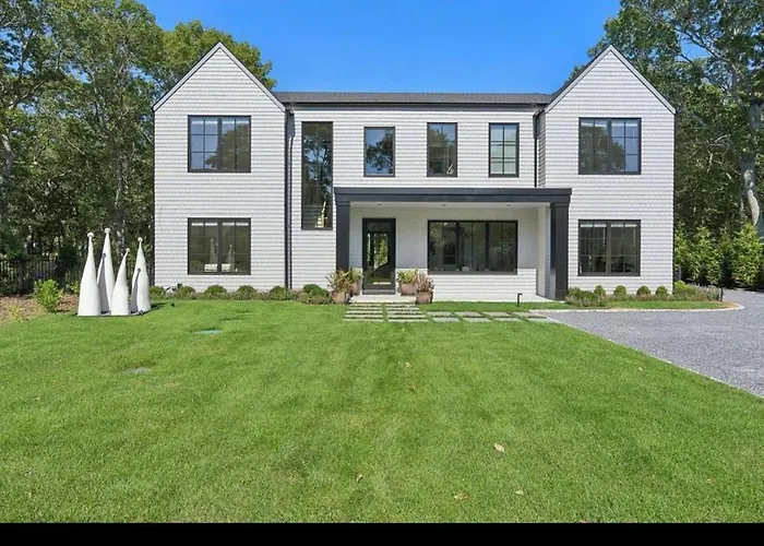 East Hamptons Modern 8 Bedroom New Construction