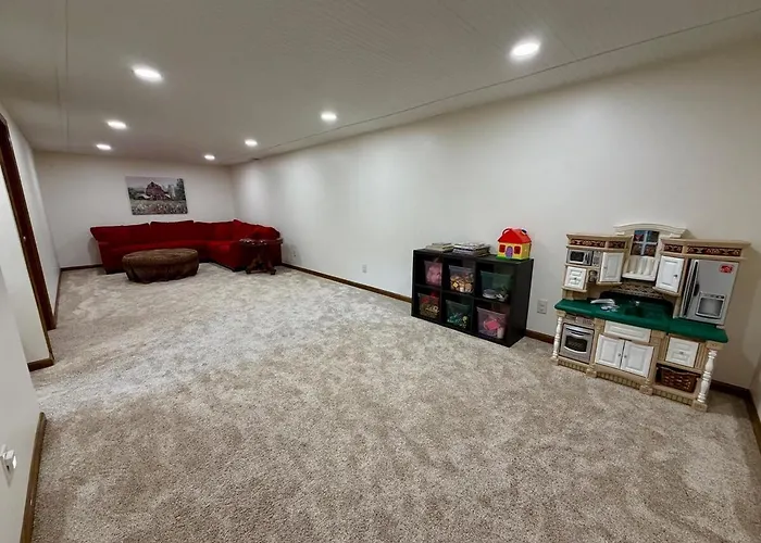 Wandering Whitetail Estate - Indiana Dunes - Valpo U - Pet Friendly