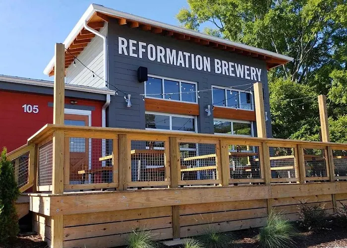 Pet-Friendly Woodstock Cottage - Prime Location
