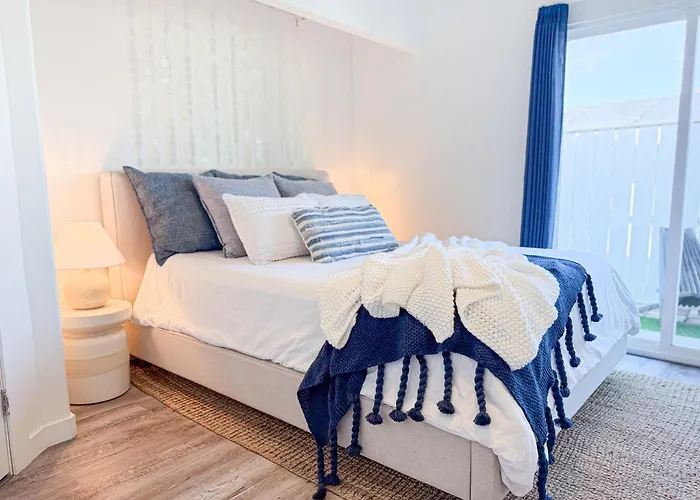 West Coast Life 4Br 3Ba Centrally Located