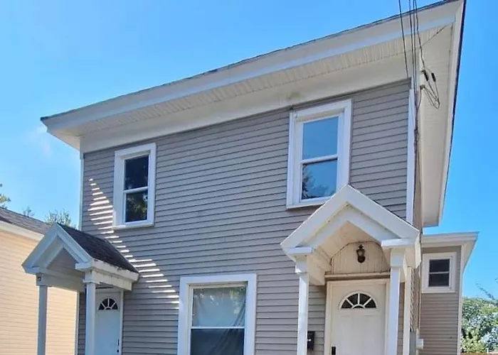 Oswego 2Br Ground-Floor Apt Near Suny, Walk To Downtown & Lake Ontario
