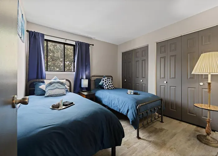 Cozy2Bd Aurora Chgolnd Freeparkg Sleeps6 Freewi-Fi