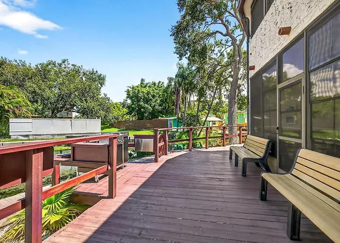 2Brcondo In Palm Harbor With Pool