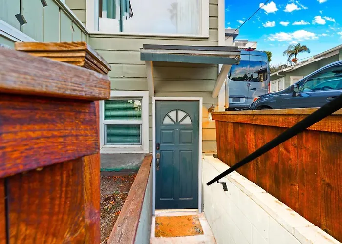 Netflix, Stocked Kitchenette, Beach Gear