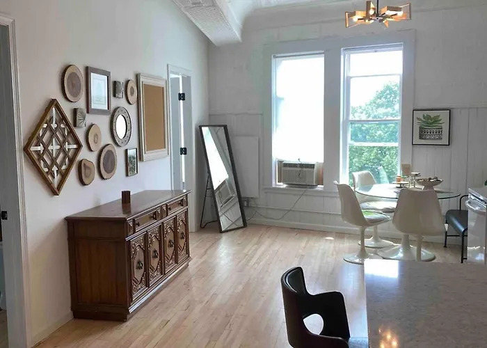 No3- Stylish 2 Bedroom Apartmen