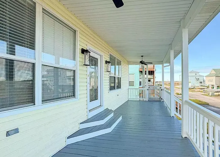 Waterfront Escape At Jourdan River - Dock Haus