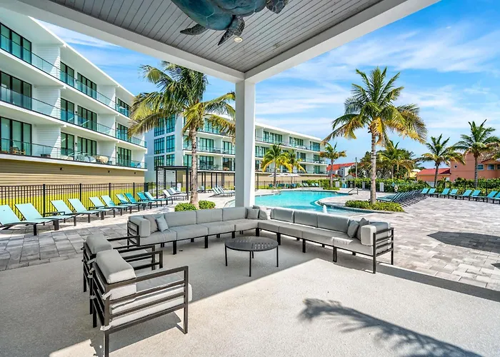 Harbor Island Beach Club - Luxury Waterfront Apartments With Views Pool Dock Private Beach Access