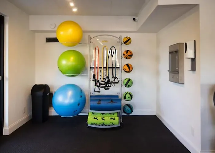 Landing Amazing Studio Courtyard Yoga Studio