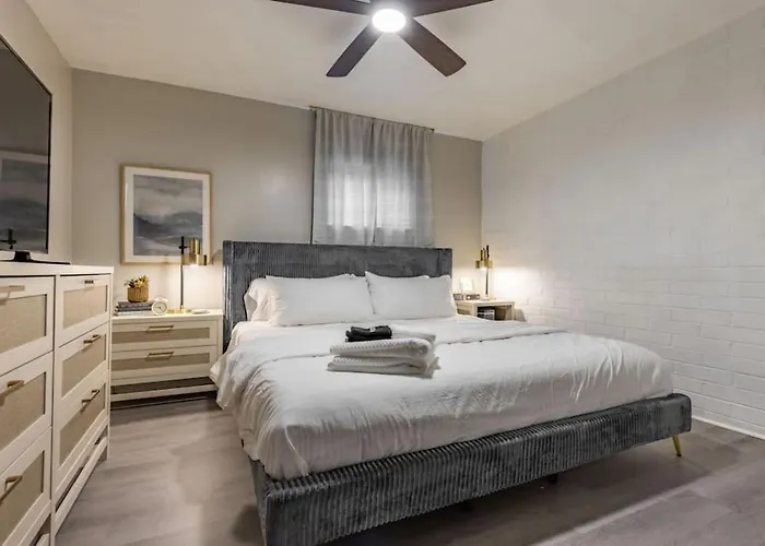 Westlake Getaway Apartment