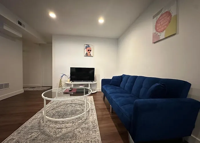 Convenient 1 Bedroom Apartment With Private Basement Entrance - 5 Min To Green Line T Station & Newton Wellesley Hospital At Newton Boston