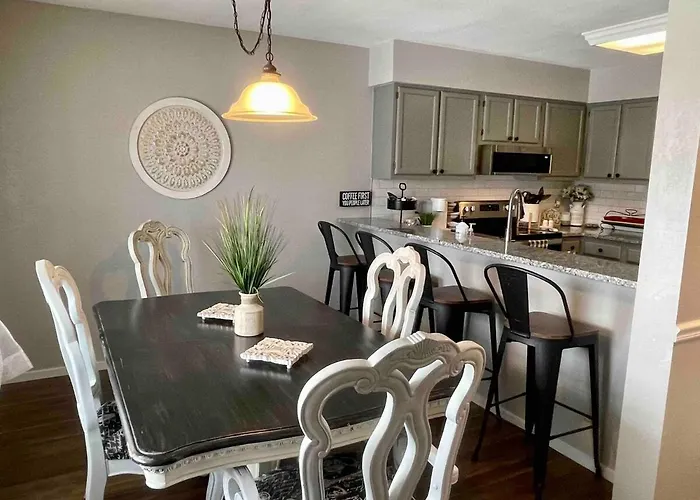 Beechside Breeze Luxury Condo With Pool Hot Tub