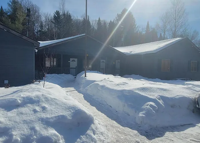 Cold Brook Lodge - 2 And 3 Bedroom Luxury Apartments