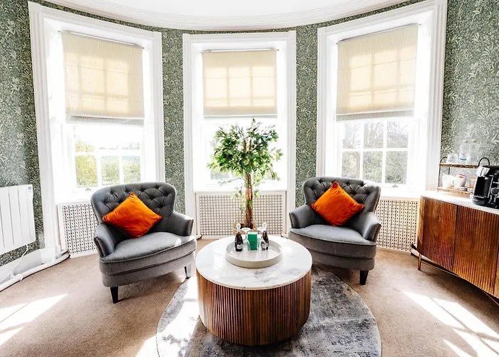 Woodland Manor Hotel