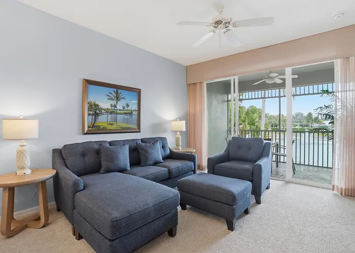 Greenlinks Golf Villas At Lely Resort