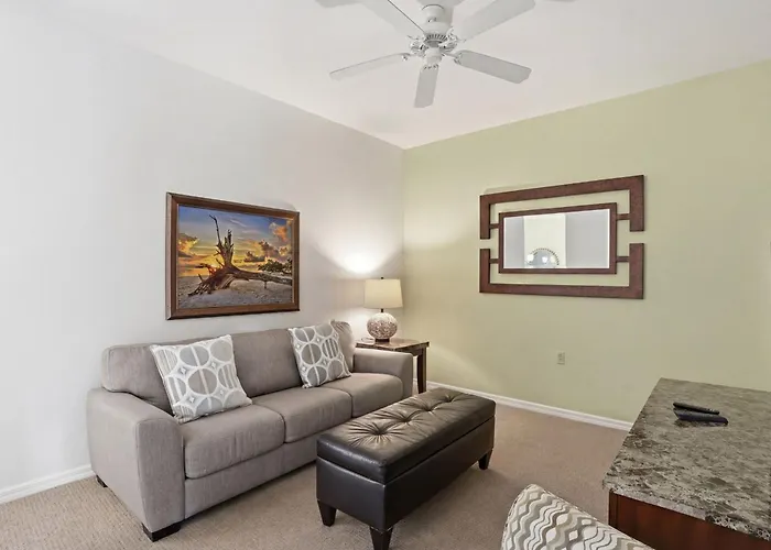 Greenlinks Golf Villas At Lely Resort