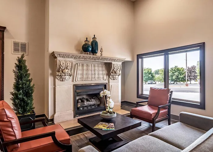 Riverview Inn & Suites, An Ascend Collection Hotel
