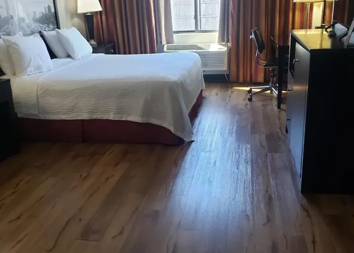 Super 8 By Wyndham Chicago Northlake O'Hare South