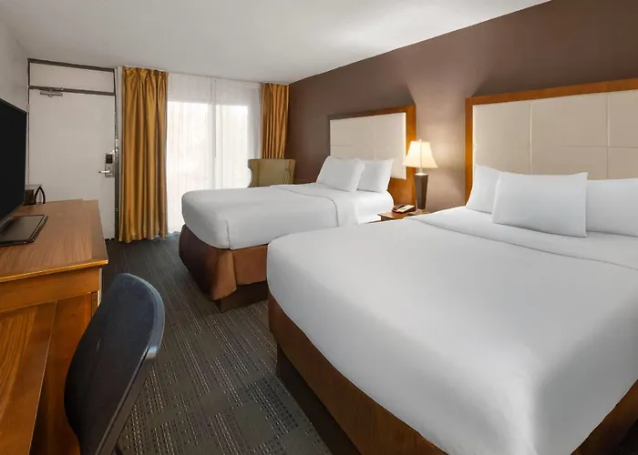 Wyndham Garden Detroit Metro Airport