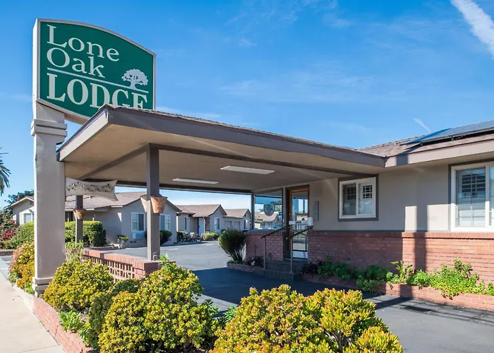 Lone Oak Lodge