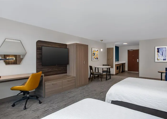 Holiday Inn Express & Suites Terre Haute By Ihg
