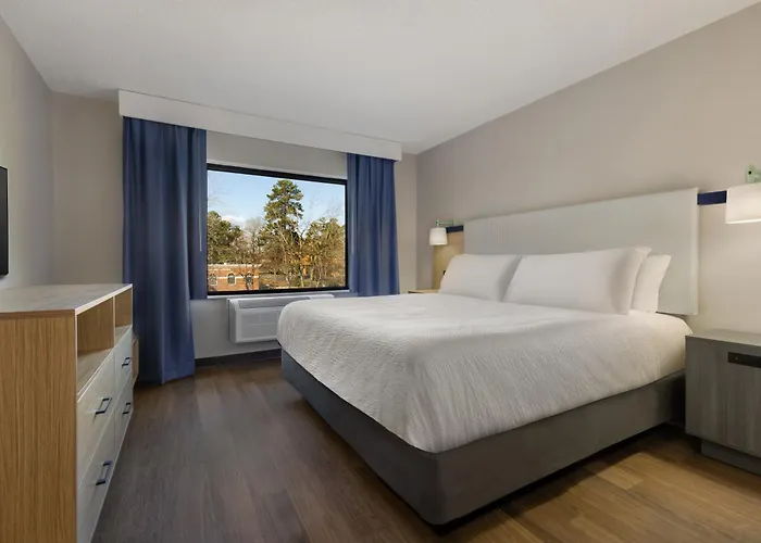 Lake Norman Inn And Suites
