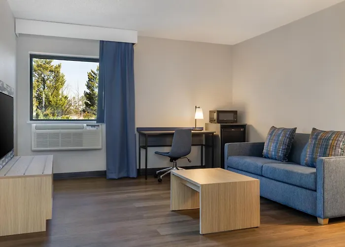 Lake Norman Inn And Suites