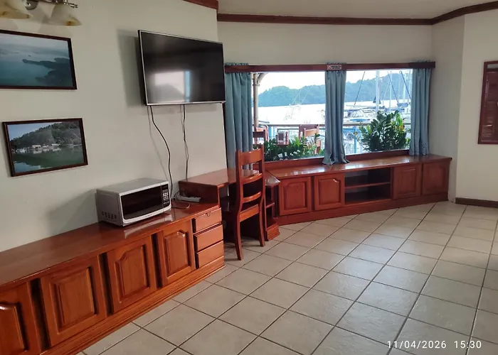 Fish Hook Marina Hotel