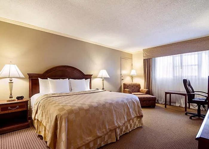 Clarion Inn Garden City