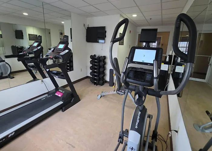 Comfort Inn & Suites Grafton-Cedarburg