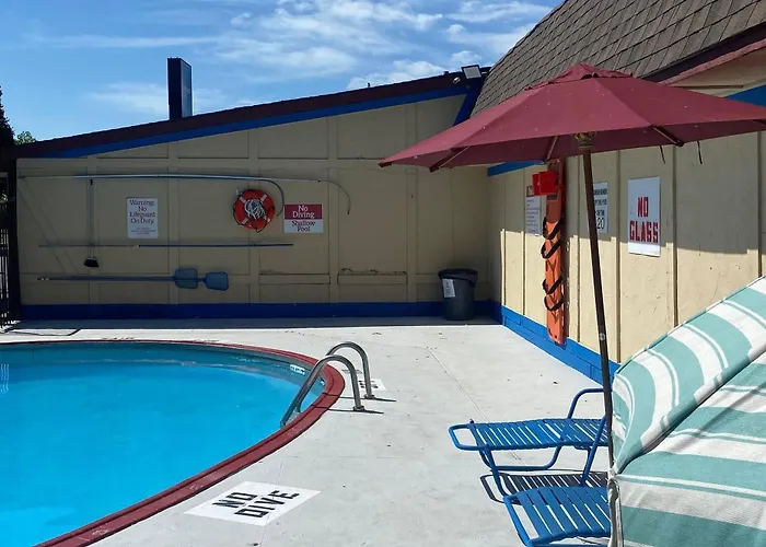 Rodeway Inn Auburn Hills - Detroit