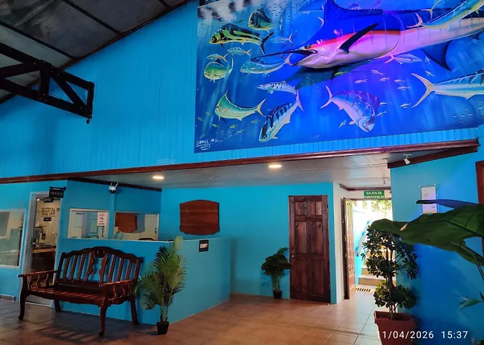Fish Hook Marina Hotel