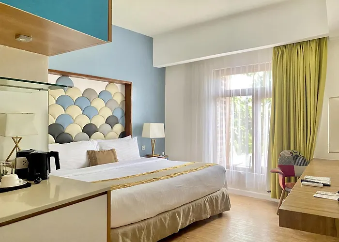 Ferra Hotel And Garden Suites