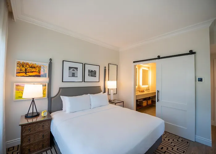 Hotel E