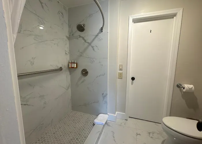Carmel Resort Inn