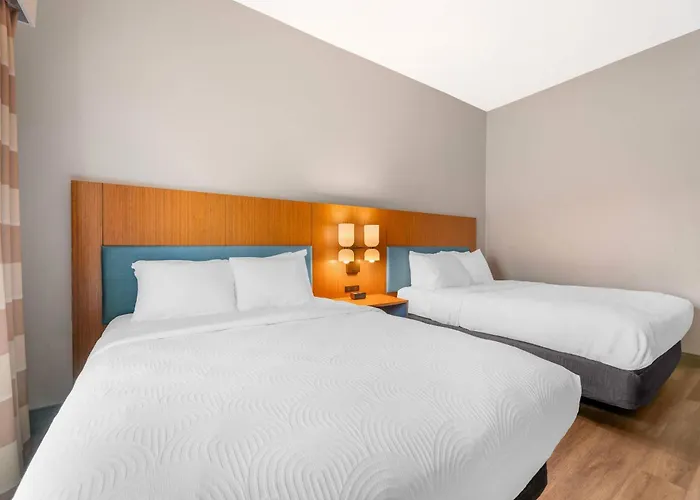 Country Inn & Suites By Radisson, West Bend, Wi