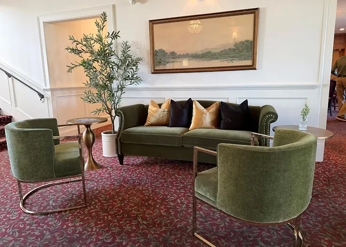 Crown Mansion Boutique Hotel & Villas