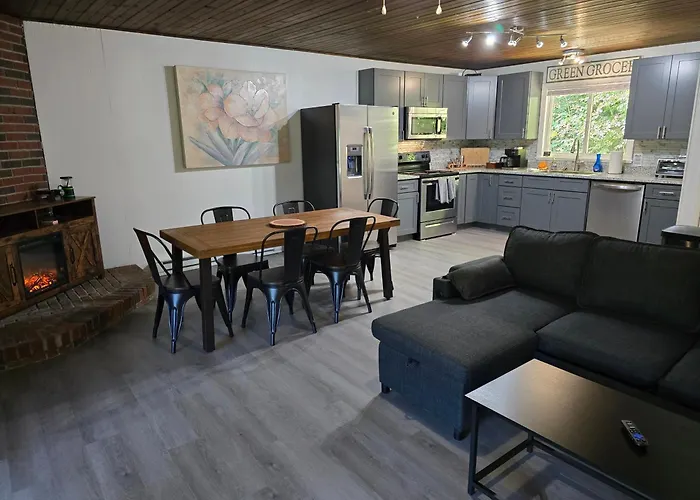 Turkey Trot, Cabin Getaway On Lake W/ Hot Tub