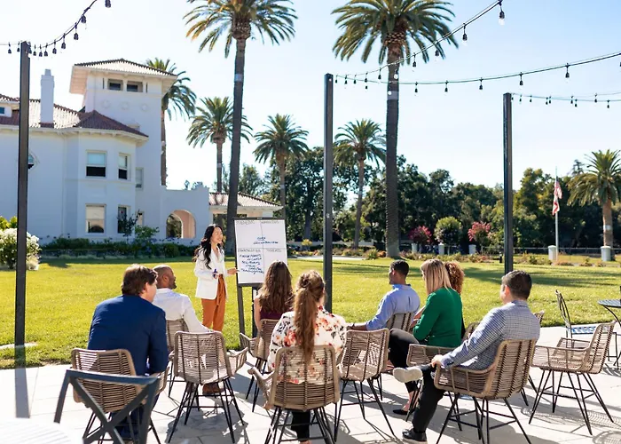 Hayes Mansion San Jose, Curio Collection By Hilton